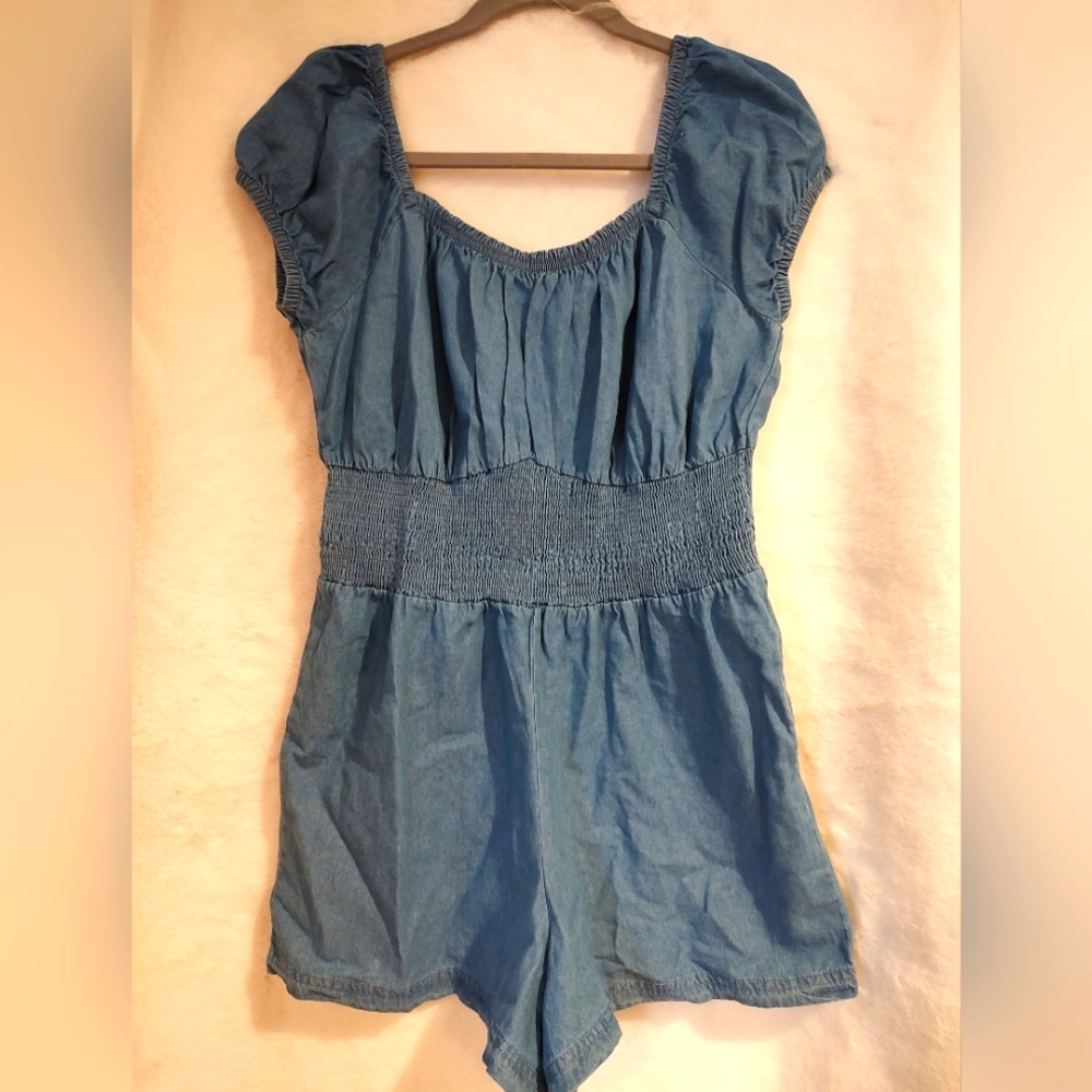 Brand New Derek & Heart Chambray Denim Romper, size Large